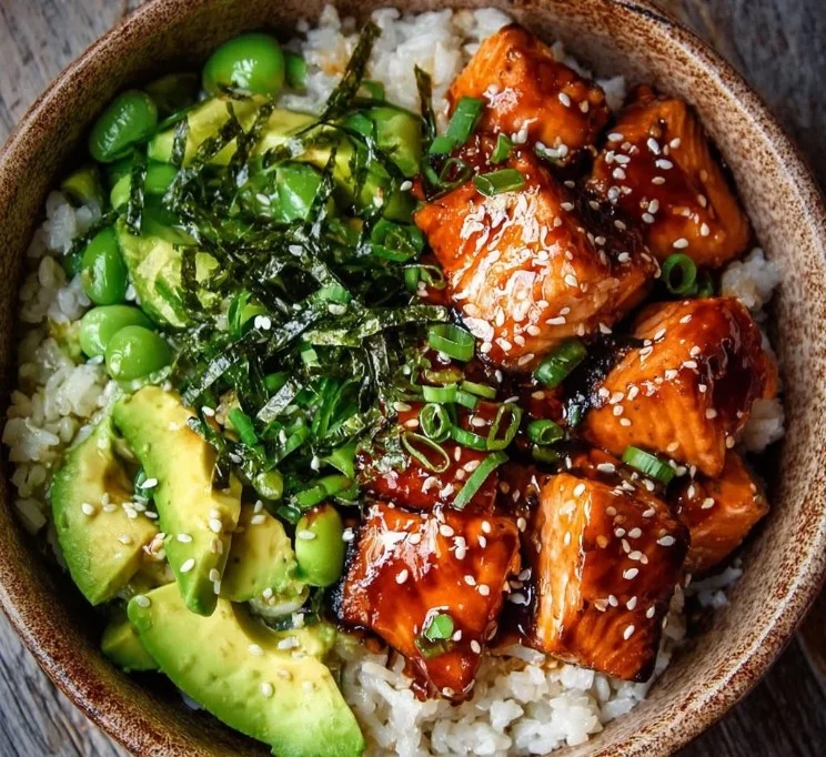 Honey Glazed Salmon Bowl: Quick, Healthy & Delicious Dinner