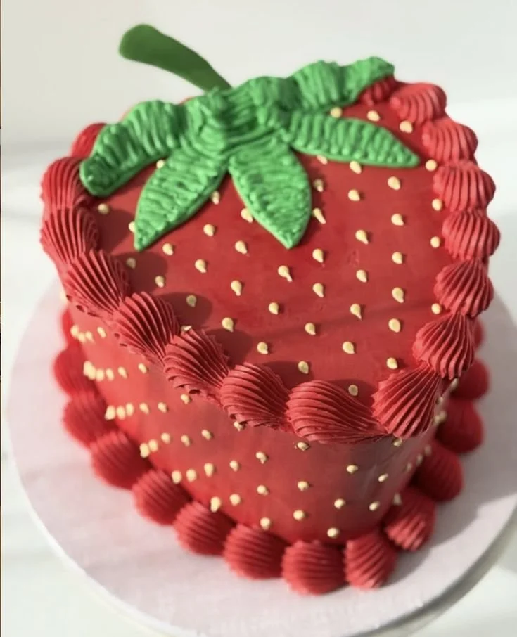 Pin by Elidiara Silva on Creative Cakes | Creative birthday cakes, Cute birthday cakes, Strawberry shortcake birthday cake